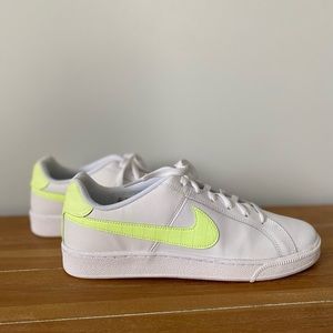 Nike Court Royale Sneaker